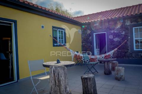 Moradia com 3 estúdios