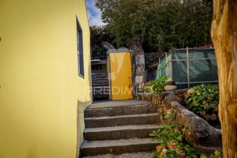 Moradia com 3 estúdios