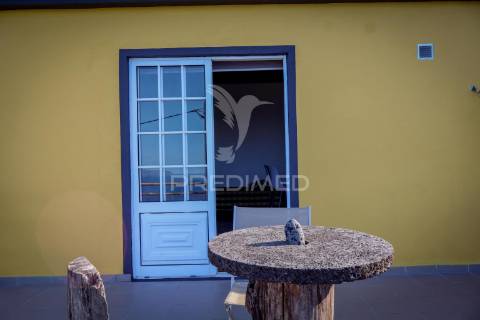 Moradia com 3 estúdios