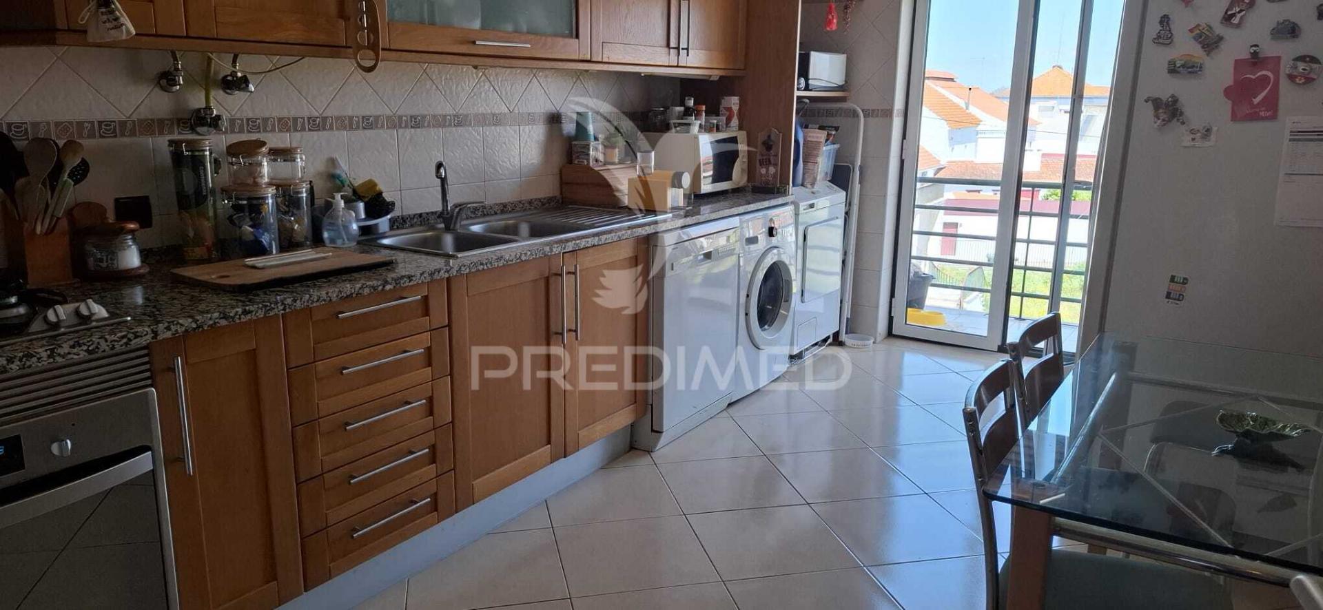 Apartamento t4, duplex em condomínio na vila de alpiarça.