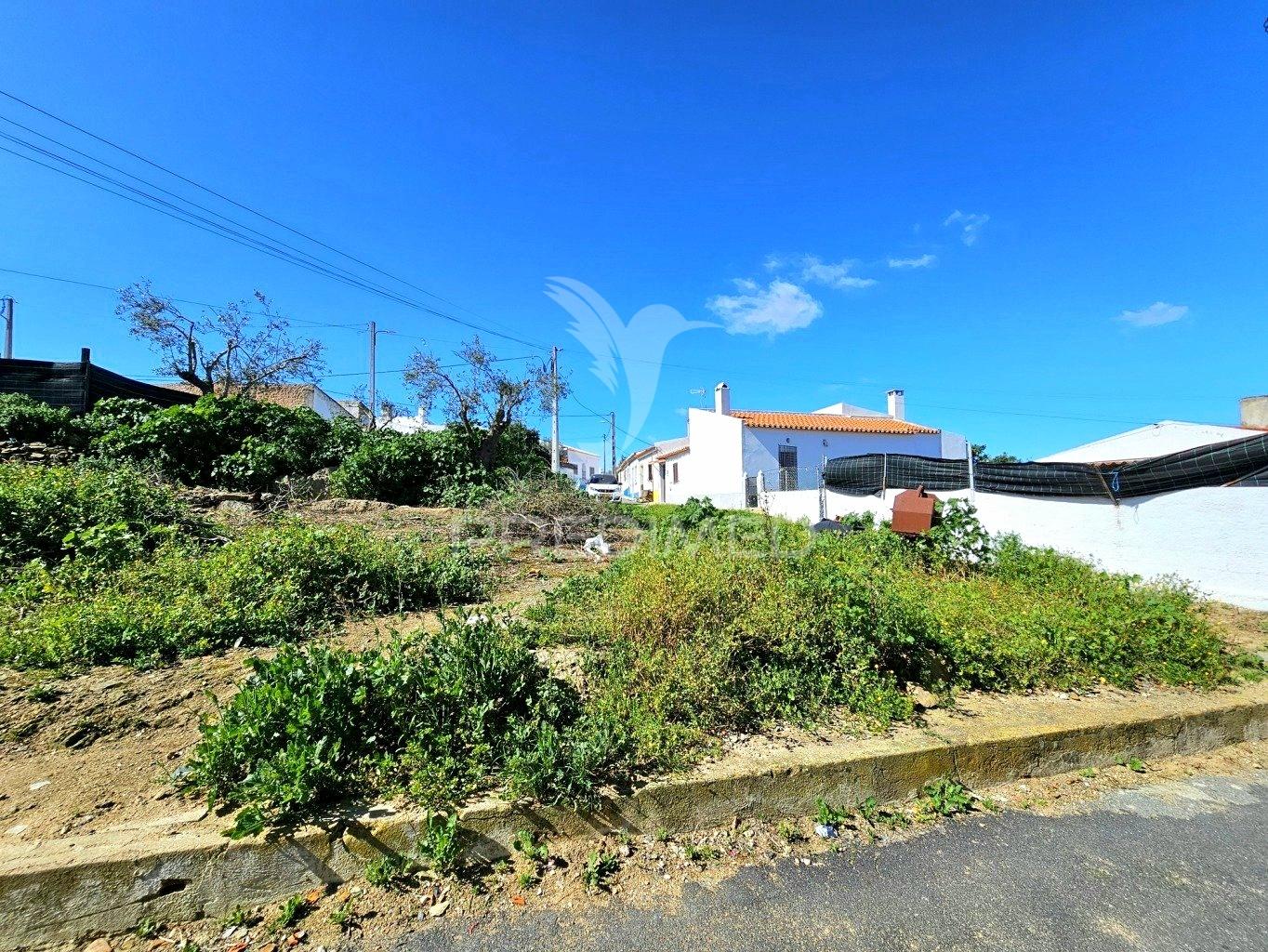2 lotes de terreno para construção de moradia