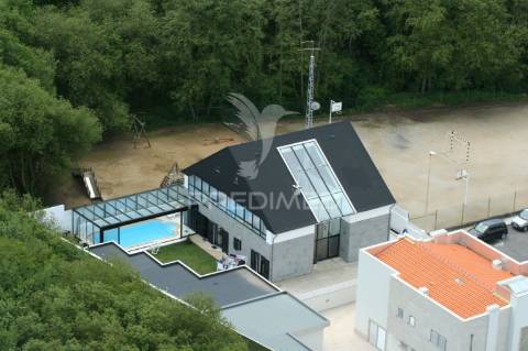 Moradia de luxo independente - espaço, conforto e sofisticação !