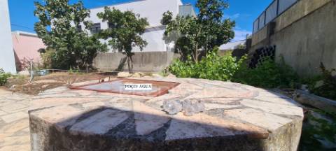 Moradia t5-piscina-garagem-parqueamt.-fernão ferro-seixal