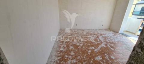 Moradia t5-piscina-garagem-parqueamt.-fernão ferro-seixal