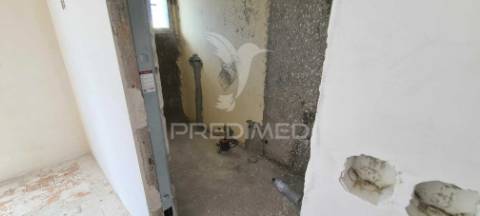 Moradia t5-piscina-garagem-parqueamt.-fernão ferro-seixal