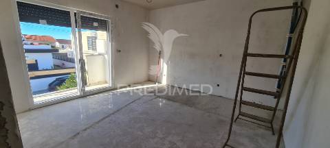 Moradia t5-piscina-garagem-parqueamt.-fernão ferro-seixal