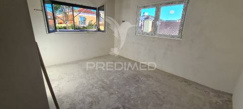 Moradia t5-piscina-garagem-parqueamt.-fernão ferro-seixal