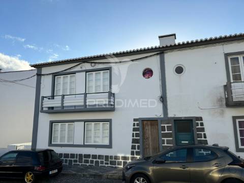 Apartamento t2 - 1º andar a minutos do centro de angra