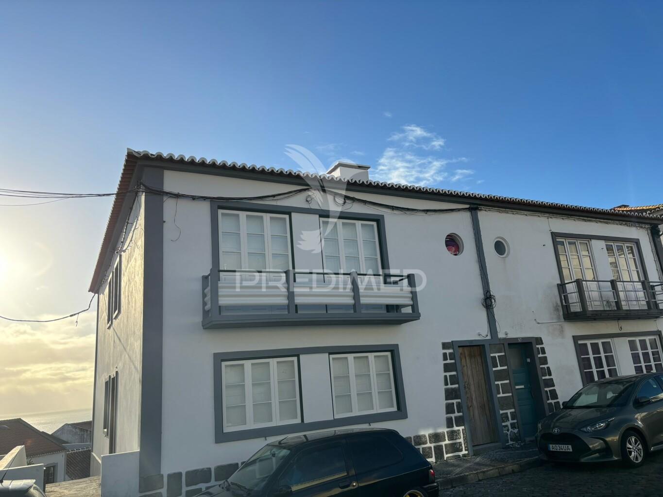 Apartamento t2 - 1º andar a minutos do centro de angra