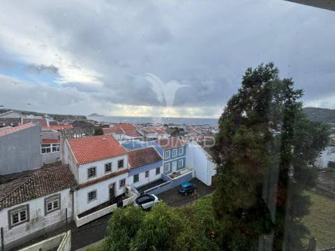 Apartamento t2 - 1º andar a minutos do centro de angra