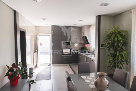 Moradia t 6 semi nova 521 m 2 - vista deslumbrante  de mar