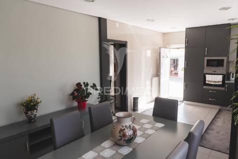 Moradia t 6 semi nova 521 m 2 - vista deslumbrante  de mar