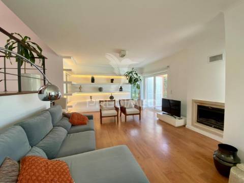 Moradia t4 para arrendamento na aroeira