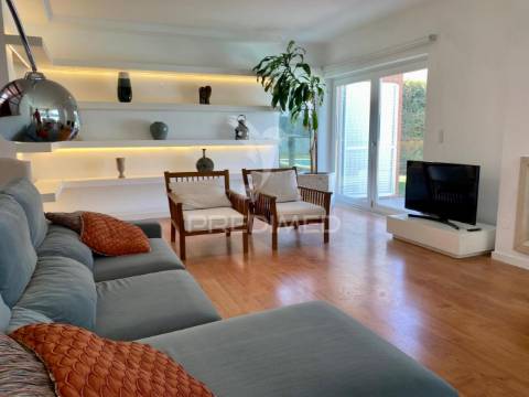 Moradia t4 para arrendamento na aroeira