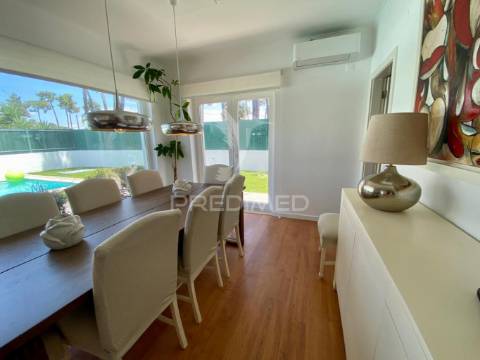 Moradia t4 para arrendamento na aroeira