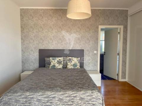 Moradia t4 para arrendamento na aroeira