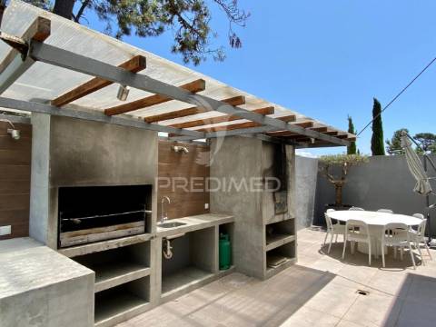 Moradia t4 para arrendamento na aroeira