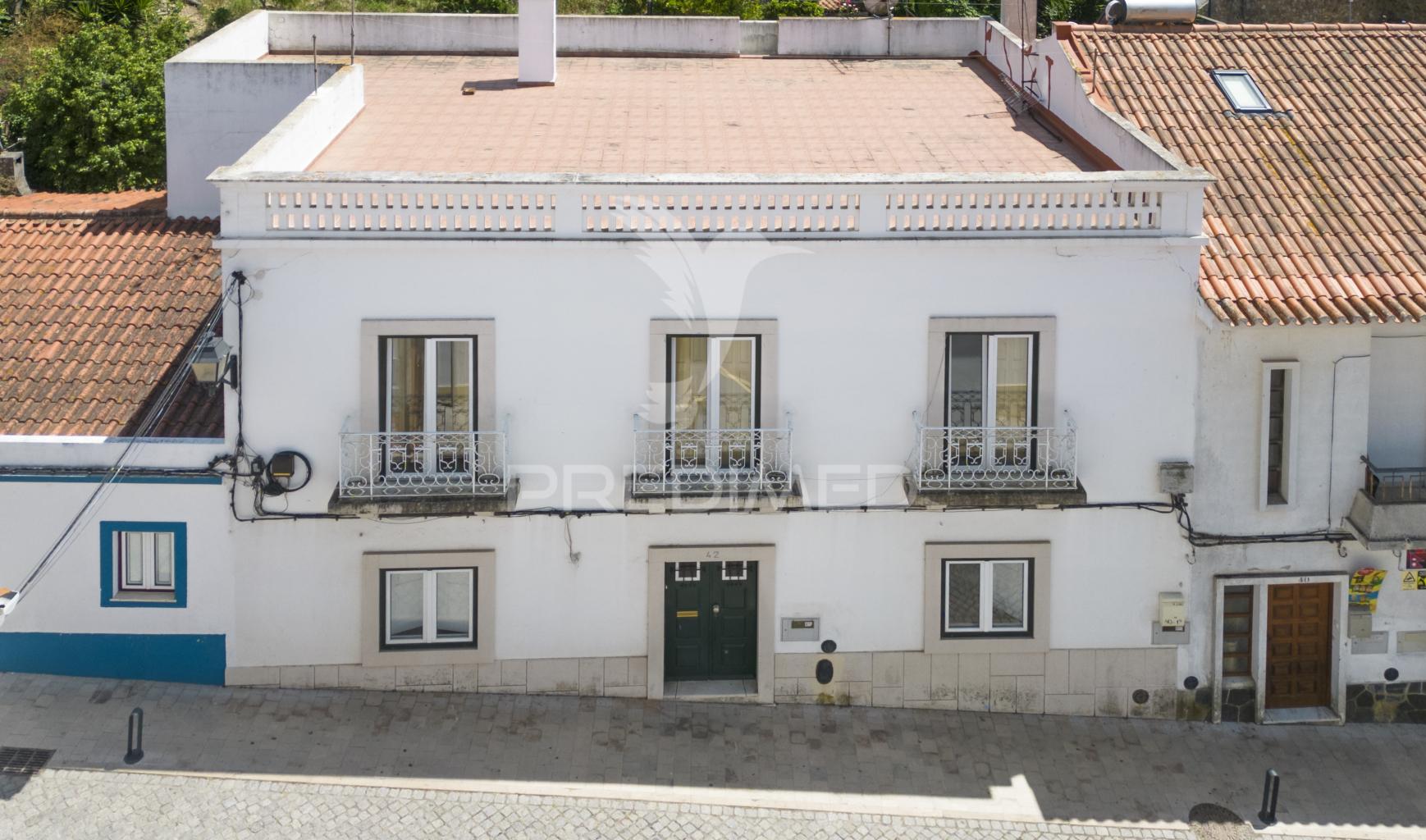 Edificio com 2 apartamentos no centro de odemira