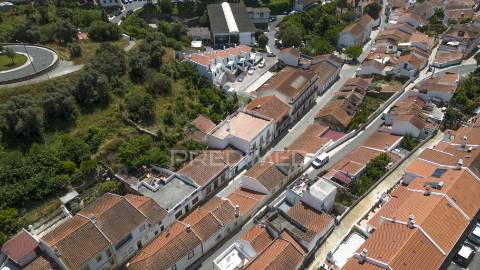 Edificio com 2 apartamentos no centro de odemira