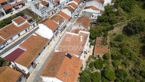 Edificio com 2 apartamentos no centro de odemira