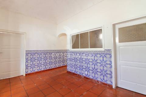 Edificio com 2 apartamentos no centro de odemira