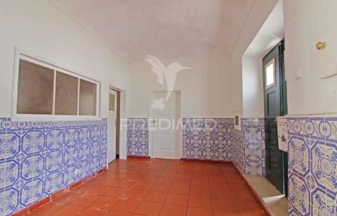 Edificio com 2 apartamentos no centro de odemira