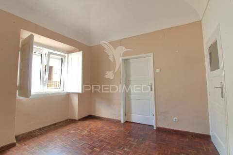 Edificio com 2 apartamentos no centro de odemira