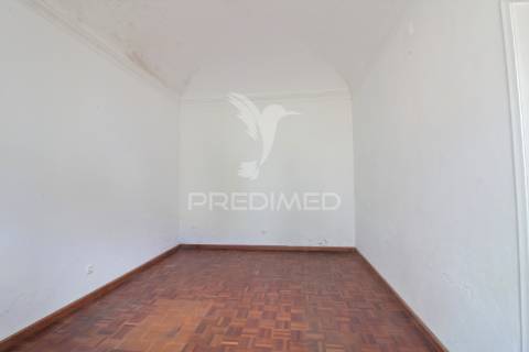 Edificio com 2 apartamentos no centro de odemira