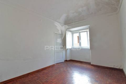 Edificio com 2 apartamentos no centro de odemira