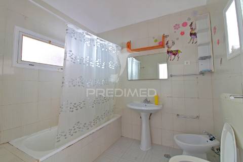 Edificio com 2 apartamentos no centro de odemira