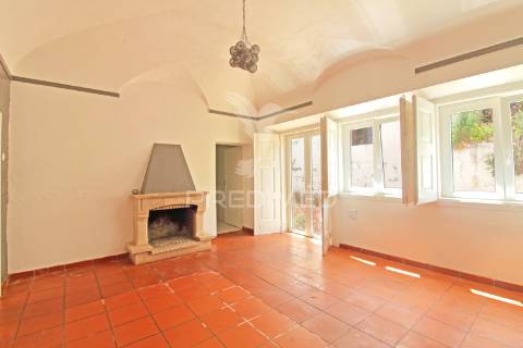 Edificio com 2 apartamentos no centro de odemira