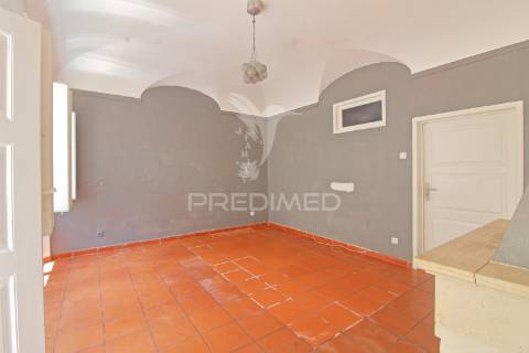 Edificio com 2 apartamentos no centro de odemira