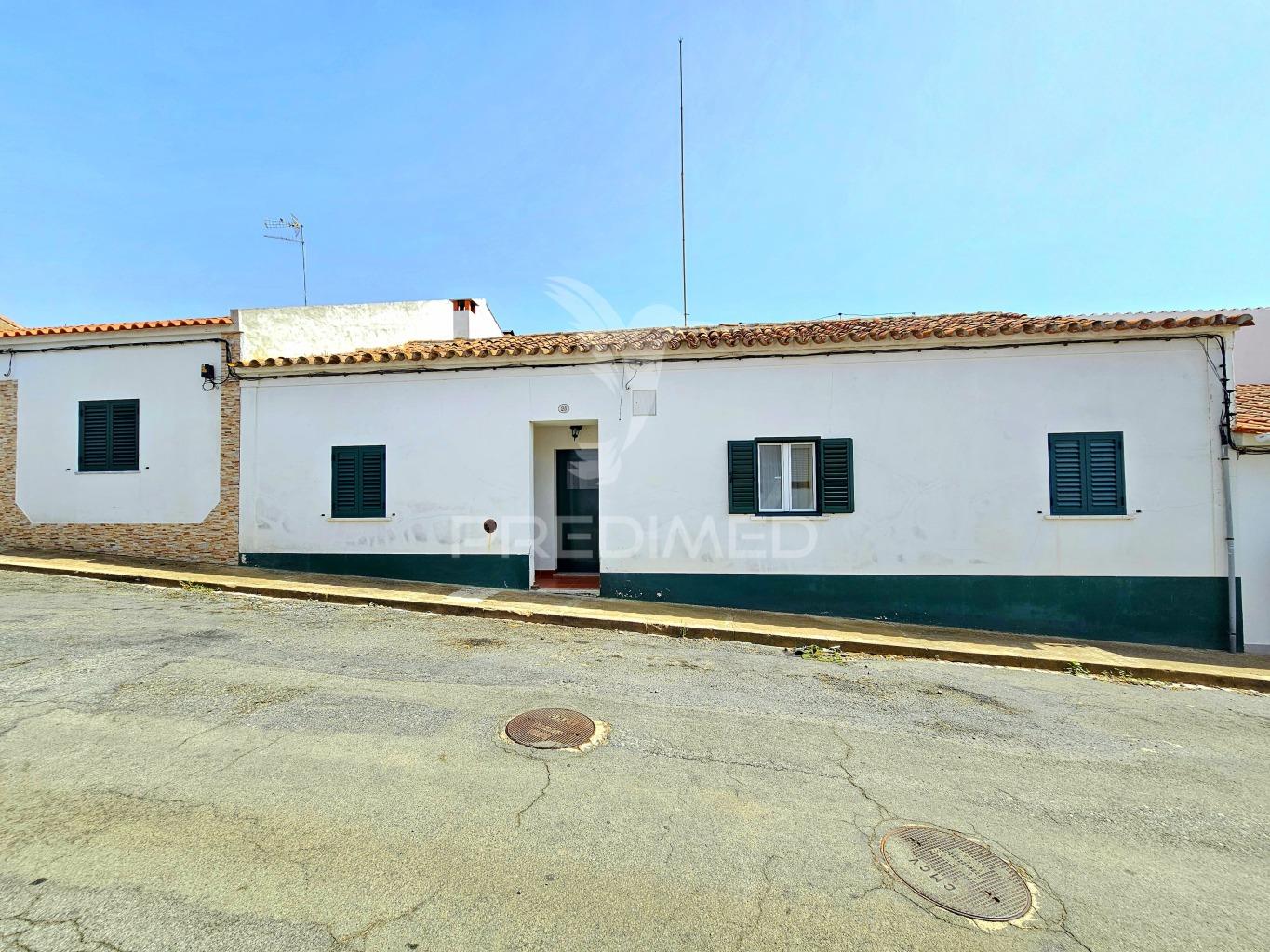 Moradia t3 com quintal em castro verde