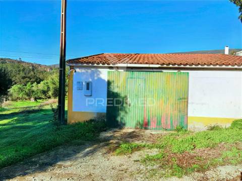 Terreno urbano localizado no pedrógão - torres novas