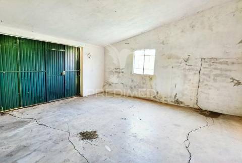 Terreno urbano localizado no pedrógão - torres novas