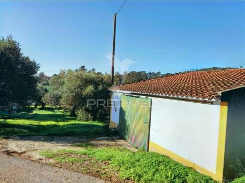 Terreno urbano localizado no pedrógão - torres novas