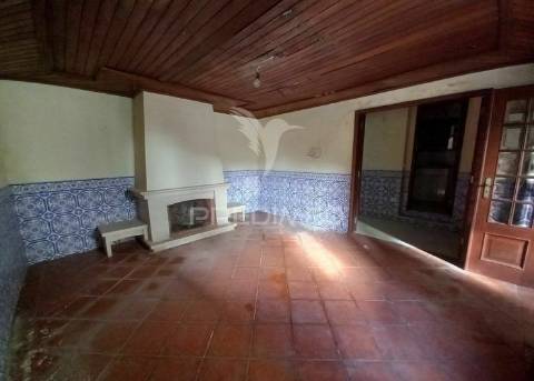 Moradia t3 com lareira e logradouro