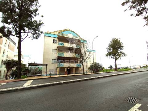 Apartamento t2 | remodelado | tapada mercês | sintra