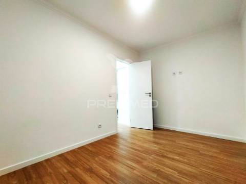 Apartamento t2 | remodelado | tapada mercês | sintra