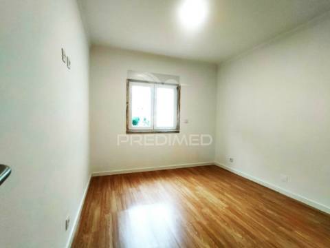 Apartamento t2 | remodelado | tapada mercês | sintra