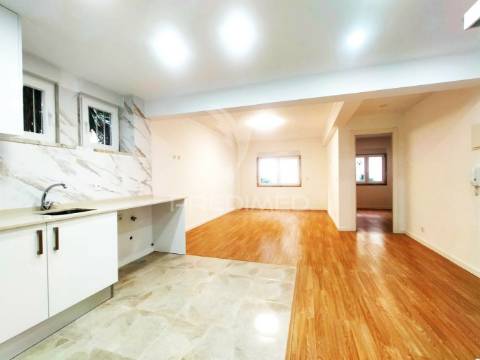 Apartamento t2 | remodelado | tapada mercês | sintra