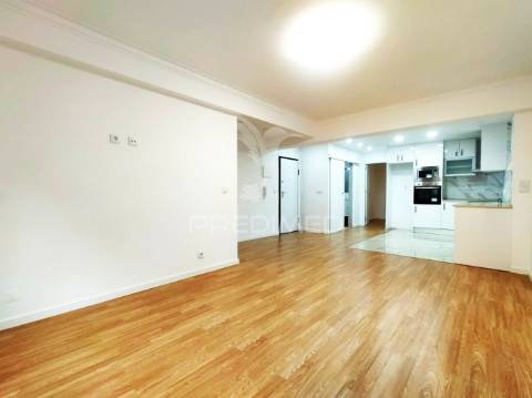 Apartamento t2 | remodelado | tapada mercês | sintra