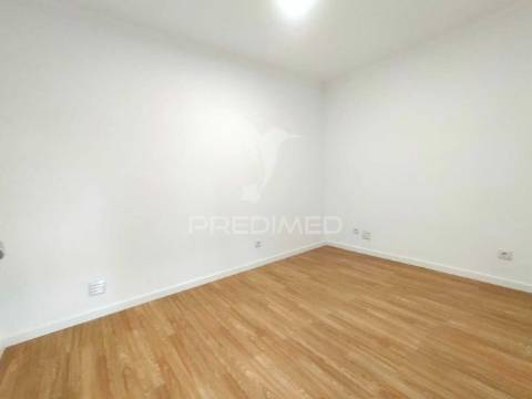 Apartamento t2 | remodelado | tapada mercês | sintra