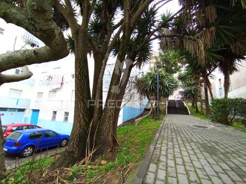 Apartamento t2 | remodelado | tapada mercês | sintra