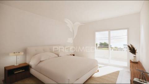 Moradia independente t4 em sesimbra (carrasqueira)