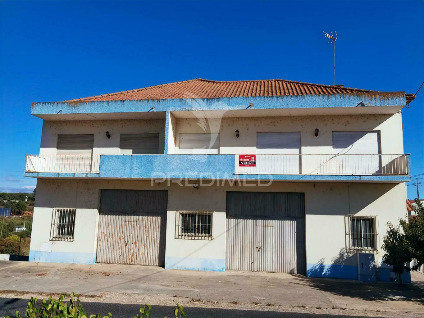 Moradia t7 situada na vila de tremes- santarém