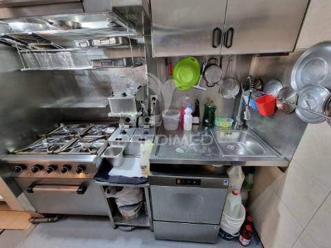 Restaurante na zona ribeirinha com 40 lugares