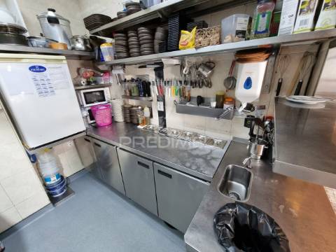 Restaurante na zona ribeirinha com 40 lugares