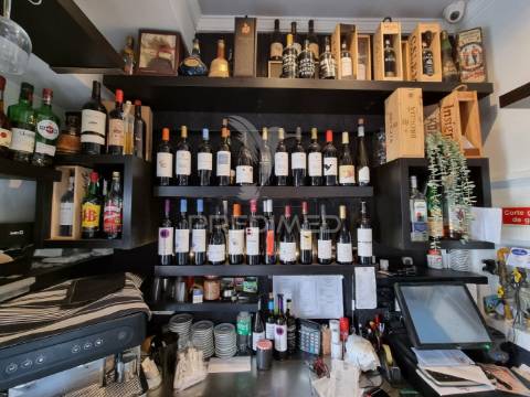 Restaurante na zona ribeirinha com 40 lugares