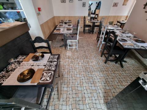 Restaurante na zona ribeirinha com 40 lugares